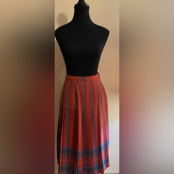 al jean Dresses & Skirts - Al Jean vintage Womens wool skirt. Size 14. Made in Canada